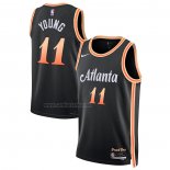 Camiseta Atlanta Hawks Trae Young #11 Ciudad 2022-23 Negro