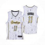 Camiseta Brooklyn Nets Kyrie Irving #11 Christmas Blanco
