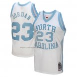 Camiseta NCAA North Carolina Tar Heels Michael Jordan #23 Mitchell & Ness 1983-84 Blanco
