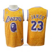 Camiseta Los Angeles Lakers Lebron James #23 Mitchell & Ness Amarillo
