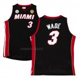 Camiseta Miami Heat Dwyane Wade #3 Mitchell & Ness 2012-13 Autentico Negro