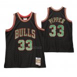 Camiseta Chicago Bulls Scottie Pippen #33 Mitchell & Ness 1997-98 Negro