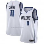 Camiseta Dallas Mavericks Kyrie Irving #11 Association 2022-23 Blanco