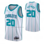 Camiseta Charlotte Hornets Gordon Hayward #20 Association 2020-21 Blanco