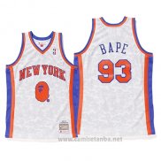 Camiseta New York Knicks Bape #93 Mitchell & Ness Blanco